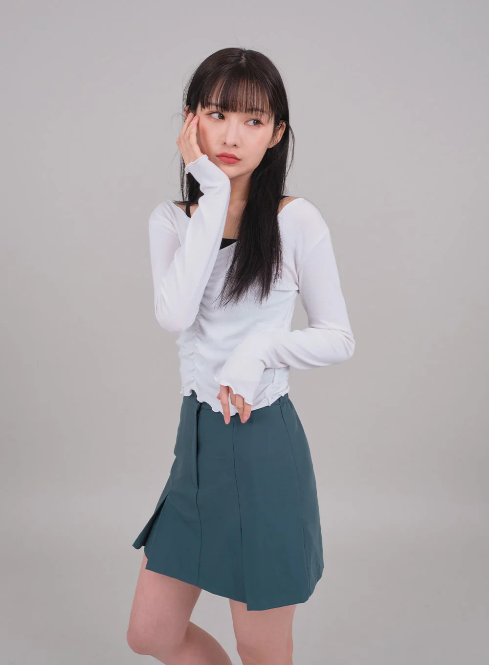 Cropped Long Sleeve Top with Front Shirring C2701 - Image 5