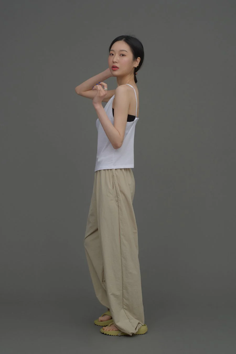 Loose Fit Banded Pants CA04 - Image 9