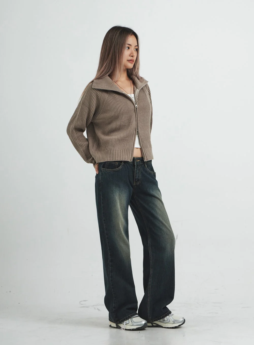 Low Rise Washing Wide Jeans CS14 - Image 10